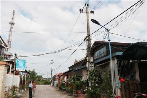 Người dân bất an khi ở sát đường dây điện trung thế xuống cấp