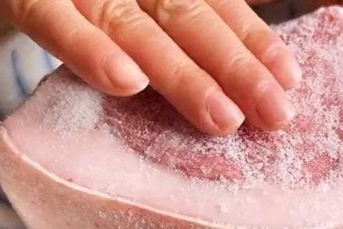 Bí quyết rã đông thịt không cần dùng nước, chỉ 5 phút là thịt tươi ngon như vừa mới mua