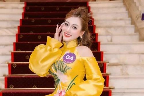 Quán quân dòng nhạc nhẹ 'Giọng hát hay Hà Nội 2024' diện thiết kế áo dài tinh xảo của NTK Bùi Thanh Hương