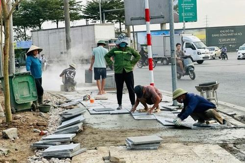 Lãng phí xây dựng vỉa hè tại Hà Nội: Cuối năm lại thấy… đào đường!
