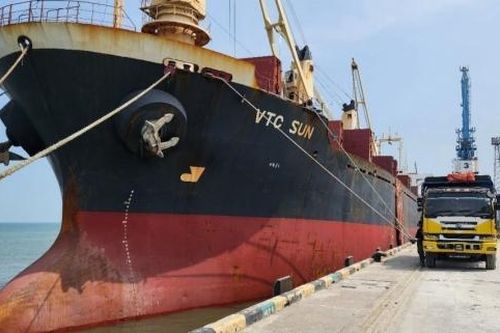 'Tàu ma' Vitranschart sang nhượng tàu Viễn Đông hơn 20 năm tuổi, thu gần 50 tỷ đồng