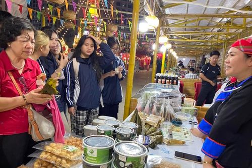 Đầu ra cho sản phẩm miền núi, hải đảo vẫn hẹp
