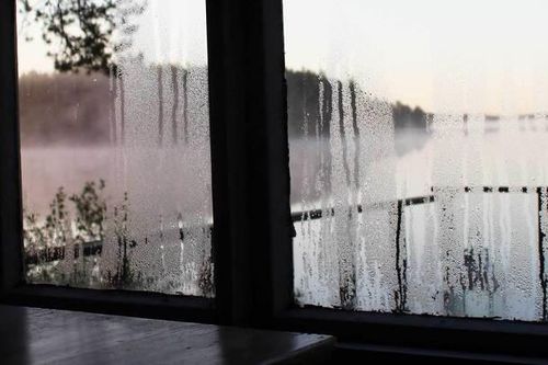 Mẹo xử lý cửa kính bị hấp hơi nước