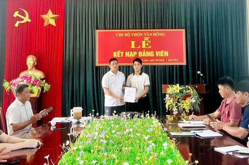 Nhiều đảng bộ ở Bát Xát kết nạp đảng viên vượt kế hoạch đề ra