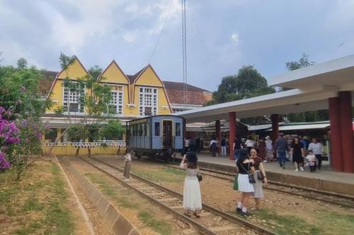 Ga Đà Lạt miễn phí vé vào cổng ngày khai mạc Festival Hoa 2024