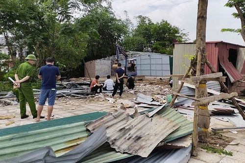 Vĩnh Phúc tăng cường giải tỏa các điểm vi phạm hành lang an toàn đường bộ
