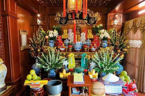 Cách bài trí bàn thờ gia tiên chuẩn phong thủy ai cũng cần biết