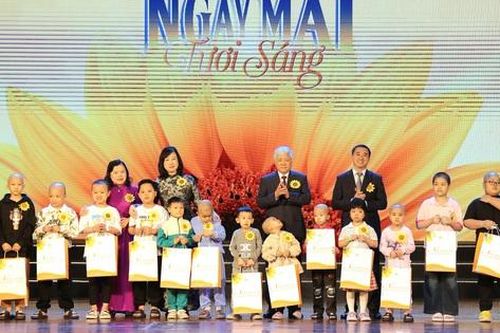 Chủ tịch Ủy ban Trung ương Mặt trận Tổ quốc Việt Nam kêu gọi hỗ trợ nguồn lực giúp bệnh nhân ung thư