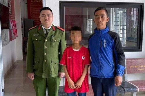 Bé trai nhiều ngày đi lạc từ Cao Bằng sang Hà Giang, Tuyên Quang