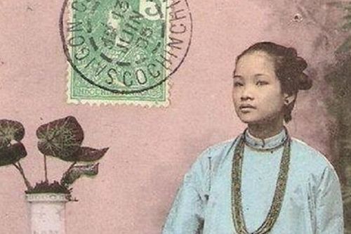 Nguời đẹp vì lụa...