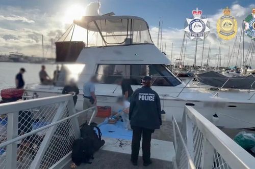 Cảnh sát Australia đột kích trên biển, thu giữ 2,3 tấn cocaine của băng đảng motor Comanchero