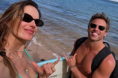 Siêu mẫu Alessandra Ambrosio có tình mới