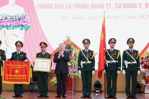 Trung đoàn 21 đón nhận danh hiệu Anh hùng Lực lượng vũ trang nhân dân