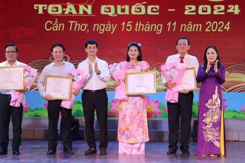 Băn khoăn từ các liên hoan, cuộc thi sân khấu truyền thống