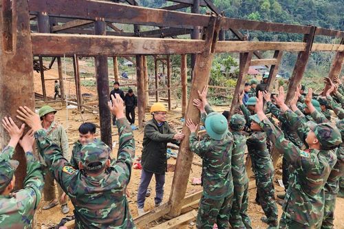 Chủ động sắp xếp dân cư vùng nguy cơ ở Nậm Nhùn