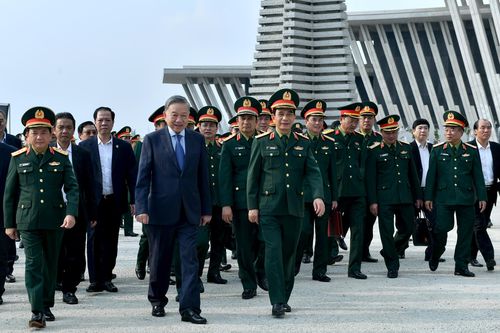 Tổng Bí thư Tô Lâm thăm và làm việc tại Bảo tàng Lịch sử Quân sự Việt Nam