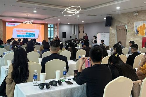Nâng cao năng lực thông qua tạo việc làm cho người khiếm thị