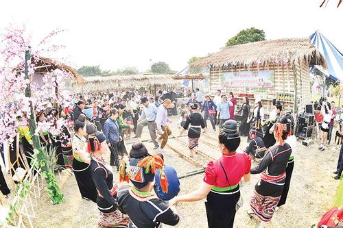 Điện Biên tập trung đầu tư cho bản văn hóa du lịch
