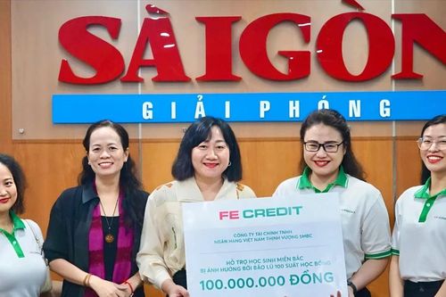 Báo SGGP tiếp nhận 100 triệu đồng từ FE CREDIT