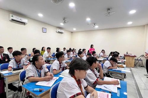 Thầy cô huyện miền núi tỉnh Sơn La đến tham quan, học hỏi tại Trường Nam Việt