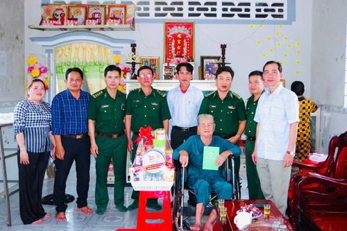 Đồng hành cùng người dân khu vực biên giới biển
