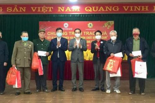 Hà Nội chi 567 tỷ đồng tặng quà Tết 2025 đối tượng chính sách