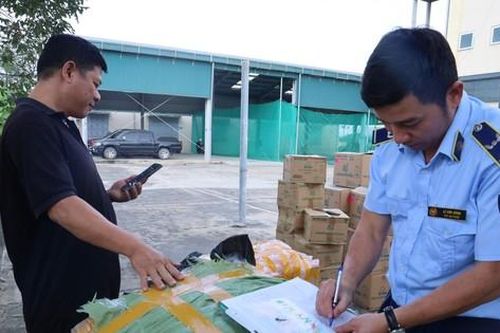 Quản lý thị trường Thanh Hóa tạm giữ nhiều mặt hàng không có nguồn gốc xuất xứ