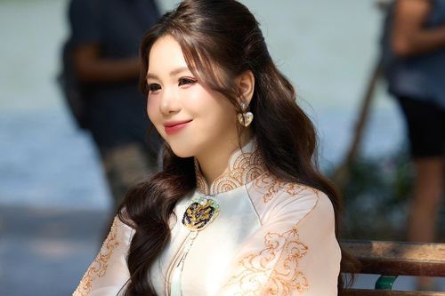 Ca sĩ giành giải Ba 'Giọng hát hay Hà Nội' từng trầm cảm vì hát