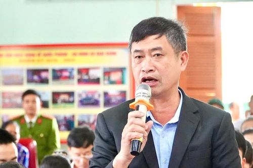 Cử tri huyện Tân Kỳ phản ánh việc cấp Giấy chứng nhận quyền sử dụng đất chậm, người dân phải đi lại nhiều lần