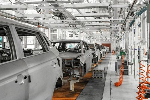 Niềm tin kinh doanh của ngành ôtô Đức sụt giảm nhanh chóng