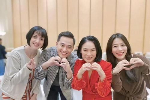 Các thế hệ MC Đường lên đỉnh Olympia hội ngộ chung một khung hình khiến khán giả bồi hồi