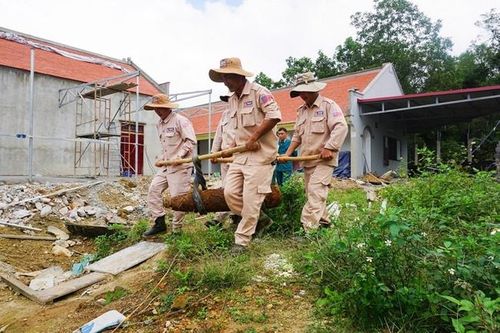 Phát hiện bom có bán kính phát nổ lên tới 1,5km khi đào rãnh thoát nước