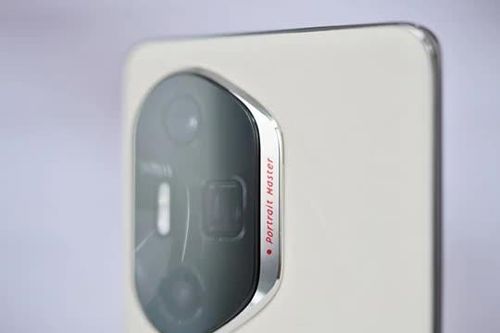 Smartphone mạnh bậc nhất thế giới, camera 'khủng', giá gần 14 triệu đồng, cạnh tranh với iPhone 16 Plus