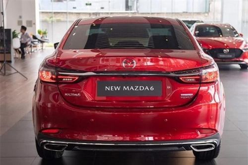 Giá lăn bánh Mazda6 đầu tháng 12/2024: Đả bại Toyota Camry và Kia K5 nhờ ưu đãi cực kỳ hấp dẫn