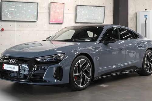 Audi triệu hồi Audi e-tron GT để thay ống dầu phanh