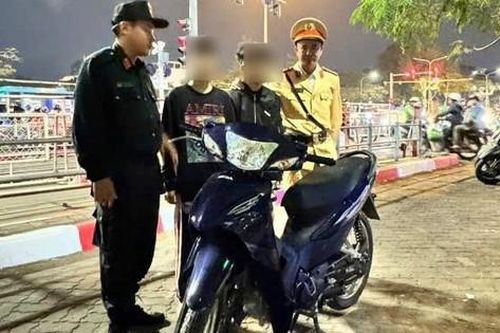 Hà Nội: 2 đối tượng 14 tuổi trộm cắp xe máy bị công an bắt giữ