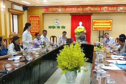 Ban Pháp chế HĐND huyện Tri Tôn thẩm tra các văn bản trình kỳ họp cuối năm 2024