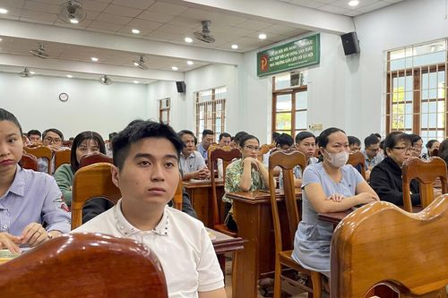 Đảng ủy khối các cơ quan tỉnh Khánh Hòa: Khai giảng lớp Bồi dưỡng lý luận chính trị cho 90 đảng viên mới
