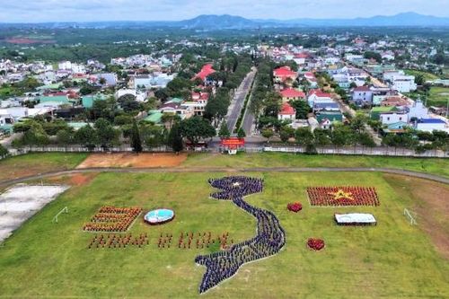 Bảo Lâm: Hơn 1.500 thanh niên, học sinh thi xếp hình nghệ thuật chào mừng Festival Hoa Đà Lạt lần thứ X