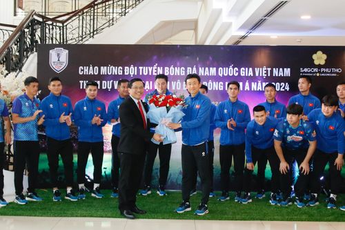 Đội tuyển Việt Nam đến Phú Thọ chuẩn bị cho ASEAN Cup 2024