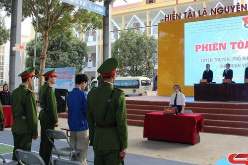 Nâng cao tinh thần thượng tôn pháp luật