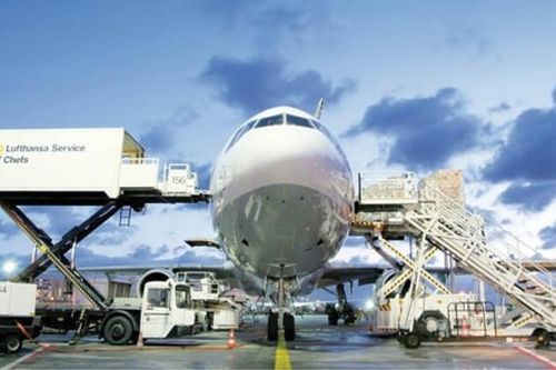 Vận tải khách hàng không và hàng hóa tăng trưởng vững chắc trong năm 2024