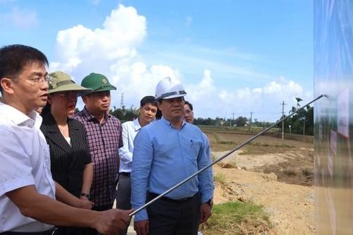 Bí thư Tỉnh ủy Quảng Ngãi kiểm tra tình trạng sạt lở bờ sông Trà Câu