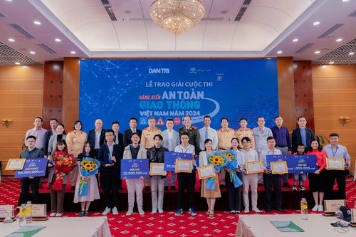 Trao giải Chương trình Sáng kiến an toàn giao thông Việt Nam 2024