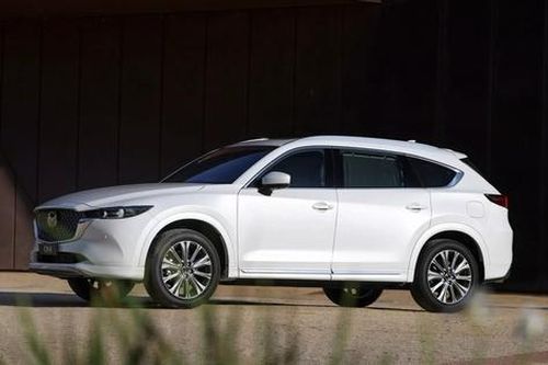 Mazda CX-8 2024 có giá từ 969 triệu đồng