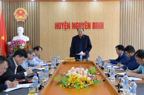 Phó Chủ tịch UBND tỉnh Hoàng Văn Thạch làm việc tại huyện Nguyên Bình