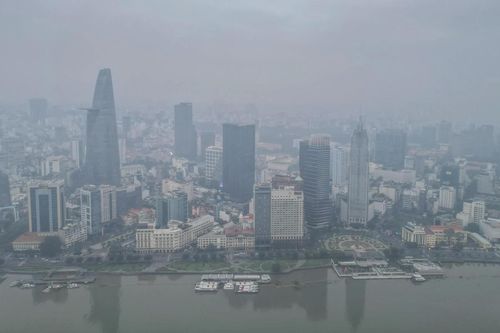Lý giải hiện tượng sương mù dày đặc bao phủ TP.HCM nhiều ngày