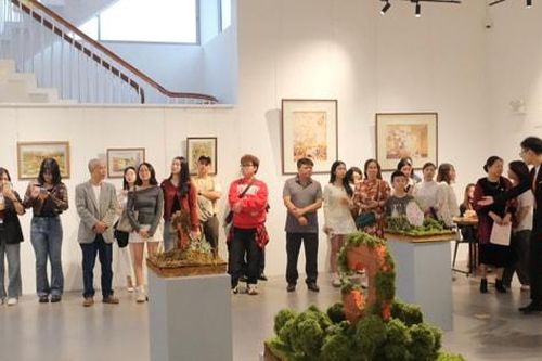 Mở không gian nghệ thuật 'Họa cam thảnh cảm' truyền tình yêu thương tới người yếu thế