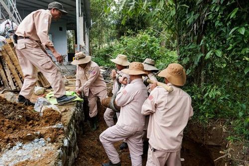 Hủy nổ quả bom được phát hiện ngay sát nhà dân