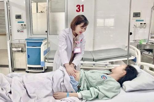 Bác sĩ tuyến huyện cứu sống thai phụ chửa ngoài tử cung bị vỡ